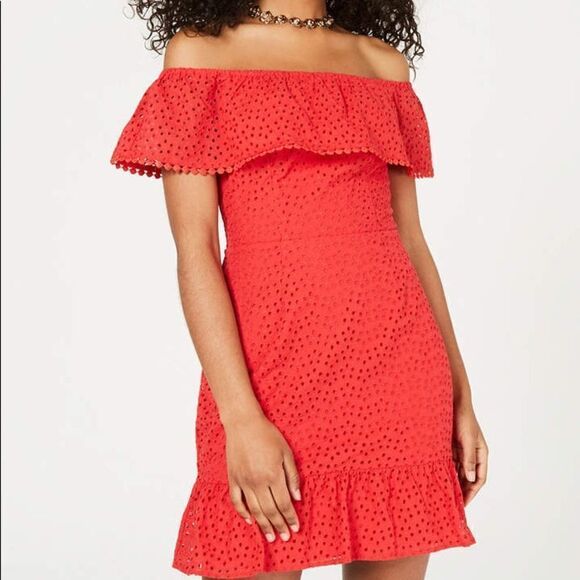 ✨Juniors' Off-The-Shoulder Eyelet Dress✨ - Picture 1 of 3